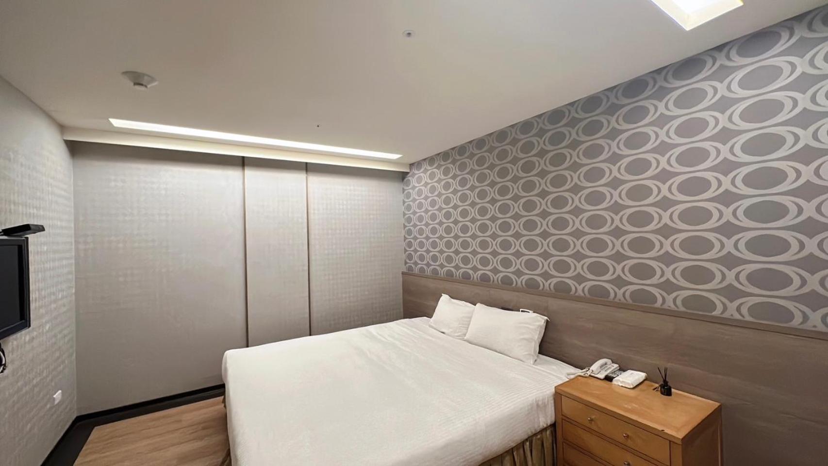 Crystal City Hotel Чжунли Экстерьер фото